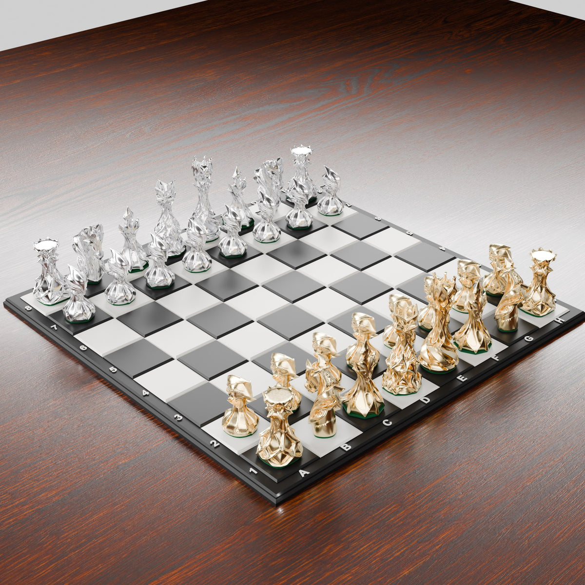 Jeu d'échecs stylisé finition or et argent, vue de trois quarts